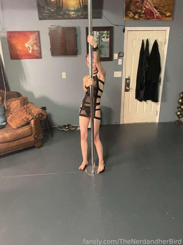 Just Doing a little Dancing 
#nerd #teendancing #teens #skinnyteens ##tinyteens #nerddance #poledance