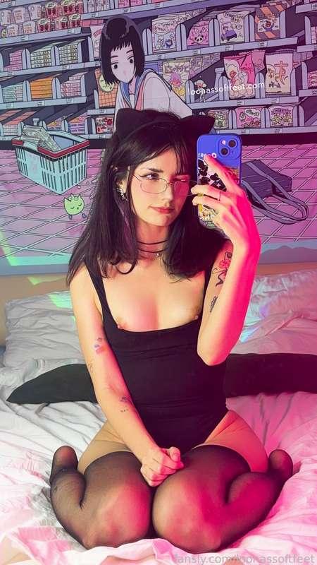 #brunette #altgirl #babyface #feet #soles #feetgirl  #fyp #footmodel  #feetpic #footfetish #barefoot #bigass #ass #feets 