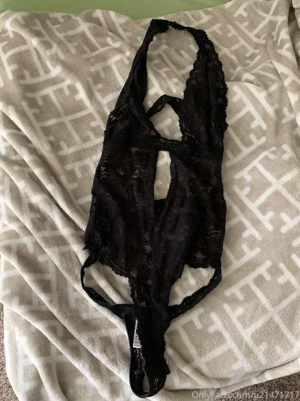 Who wants to see me in this? Pic and video going up later 🖤
