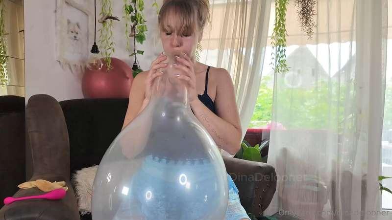 German LoonerGirl English speaking Blowing some JennyLoon12 ..