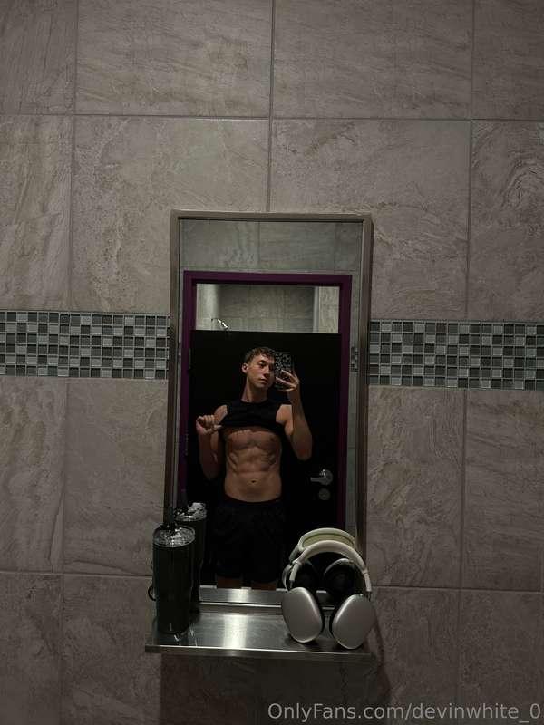 devinwhite_0 image #0