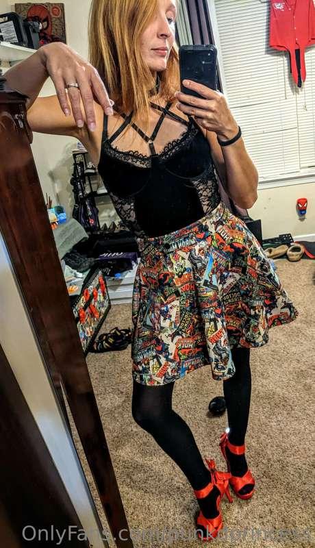 Heading out with no panties 😜 love me some easy access!
