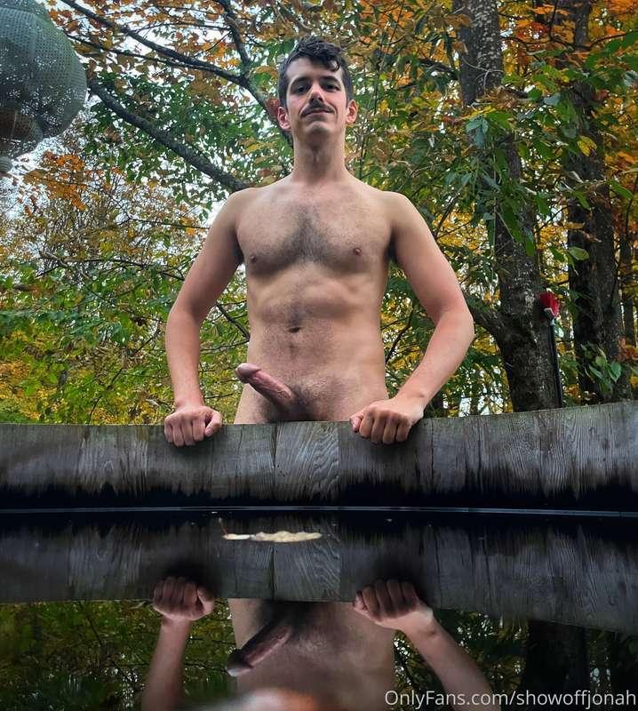 I heard you need a pool boy for your mountain house?

[Photo..