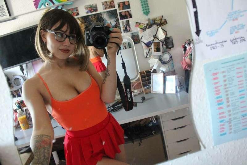 Kiss my ass 🧡