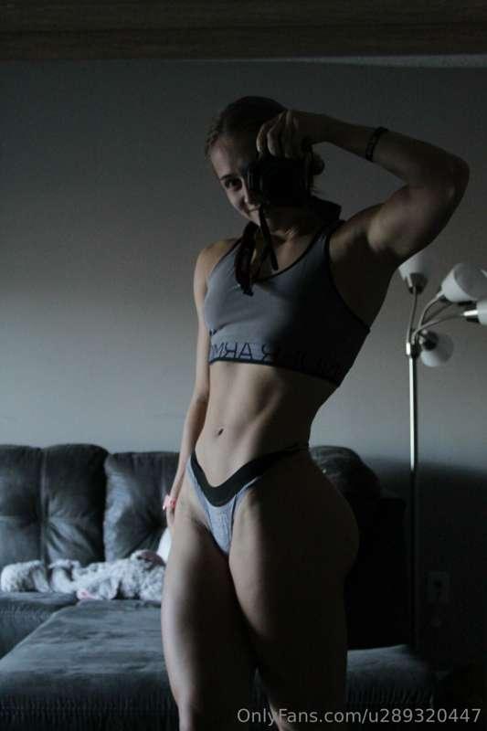 Skinny queen