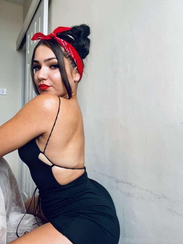 🔥😈
Tip me if you wanna slap my booty. 🥵🔥