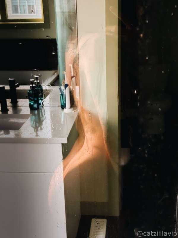 Been packing and getting ready for my trip but don’t worry I..