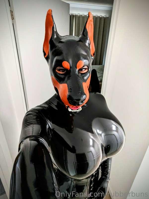 Havent had a chance to wear rubber in a while so was fun bei..