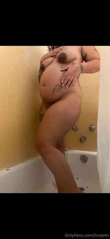 Cum help me wash up please 🥵💦 be careful so wet and slippery