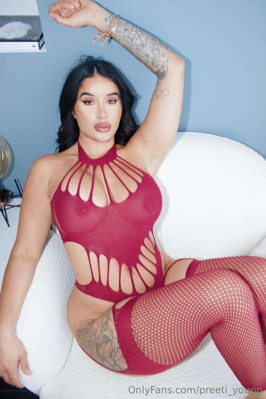 Look how hard you get my nipples 🥵