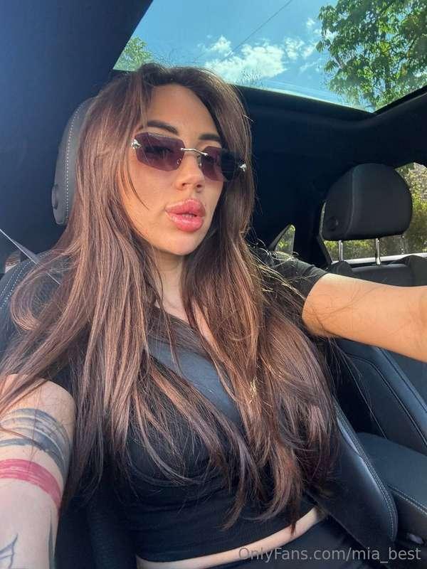 There's no happier face than mine when I'm driving🥰