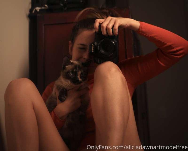 HAPPY BIRTHDAY NYLA 💙
Just shared this 20image set of me and..