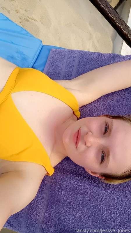 Hey, I went swimming today, and I had a great day. I learned to swim on my back and still don't understand how to swim normally, but I hope to learn to do it this summer)

#fyp #blog #girlnextdoor #gfe #fit #life #lifestyle #public #selfie 