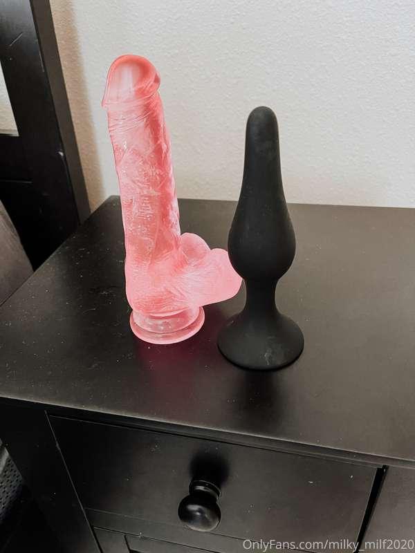 Hmmm what should I do with these?!?! 😈🍆💦