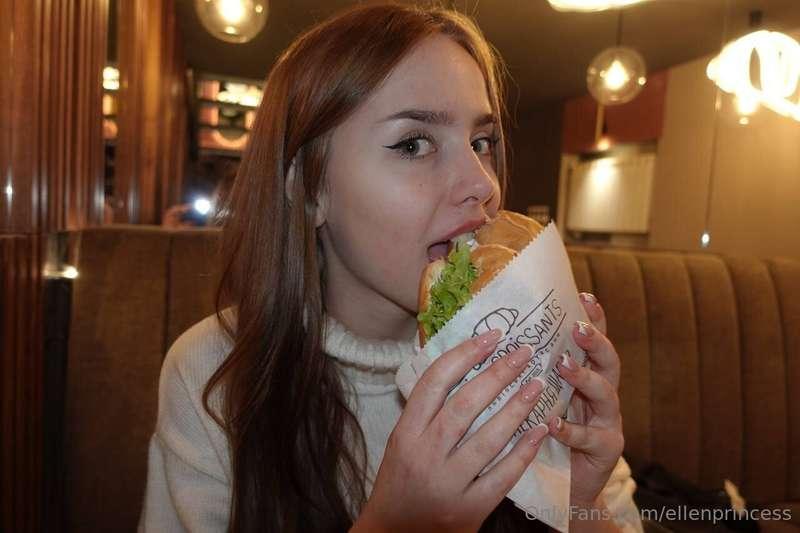 Sometimes I can afford to eat a little bit wrong😂 but I watc..