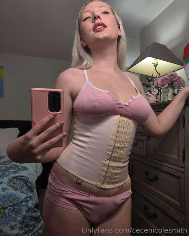 cecenicolesmith image #0