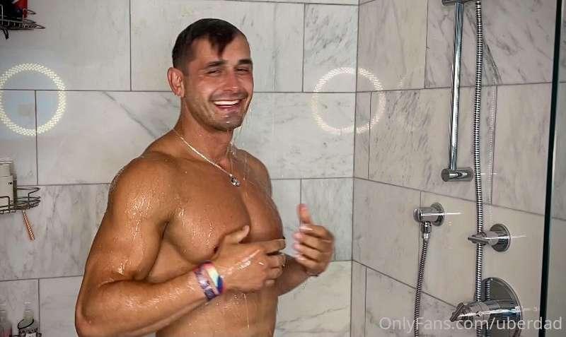 The face I make before I blow your mind 🤯🤩
-
*NEW* Shower Sc..