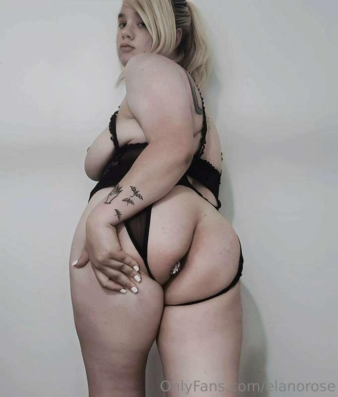 Hope you all had a wonderful hump day! Here's minw with an e..