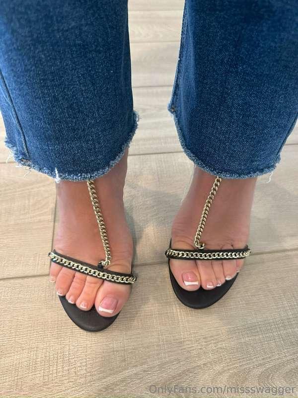 *A little something for my feet lovers* 😘😘