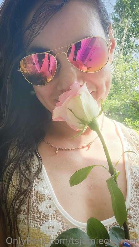🌹  😎  🤟
Hope you're having a nice day !
~ I'll be thinking o..