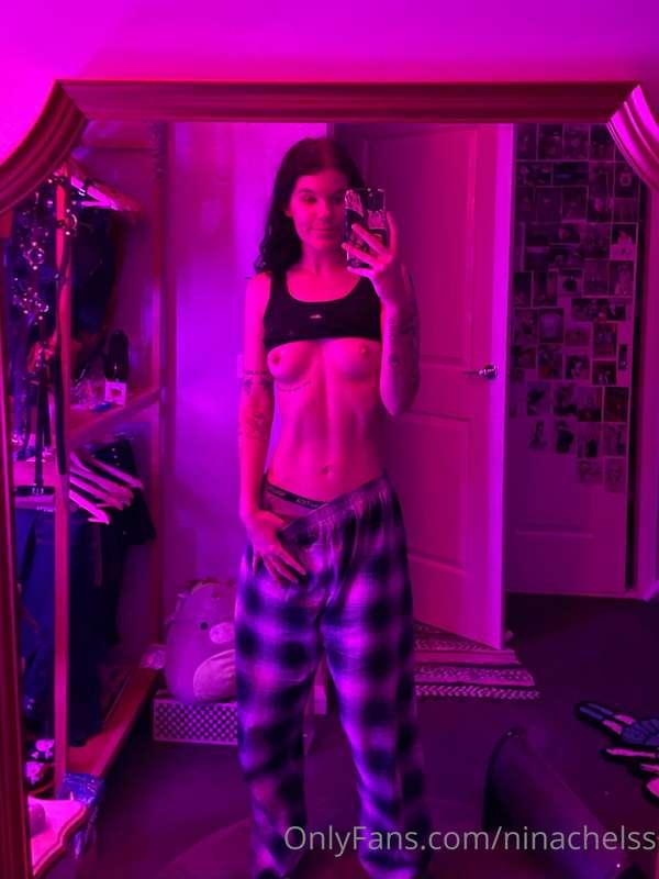 melbourne is so cold, my nipples are always so hard