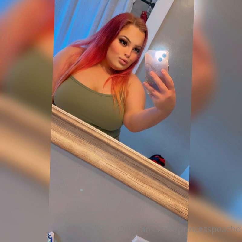 Guess my bra size baby 😚❤️ Every vote 🗳 gets a prize 💦 guess..