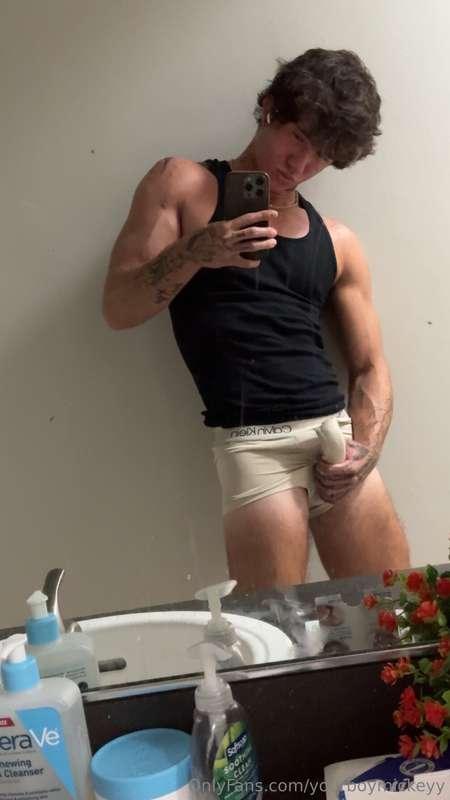 yourboymickeyy main image
