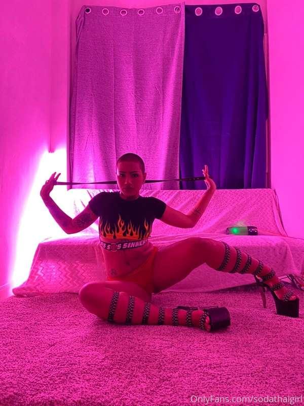Come here baby, let's dissolve in this deep purple color🍇🍦👅