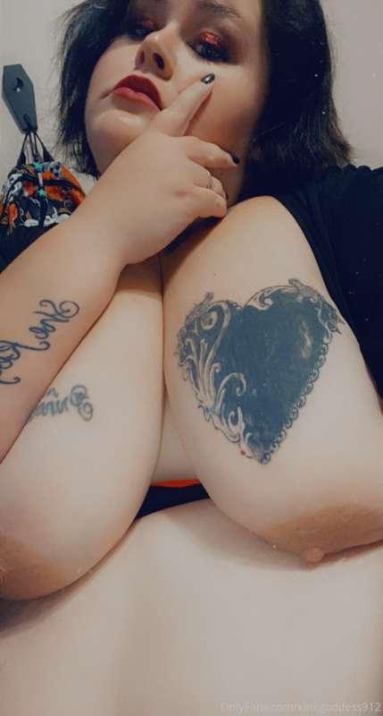 Feeling super slutty tonight 🥵🥵🥵