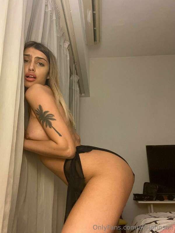 YOUR RICH VIRTUAL WHORE😍 💜 Enjoy The Rich. ✅Fetishes ✅Photos..