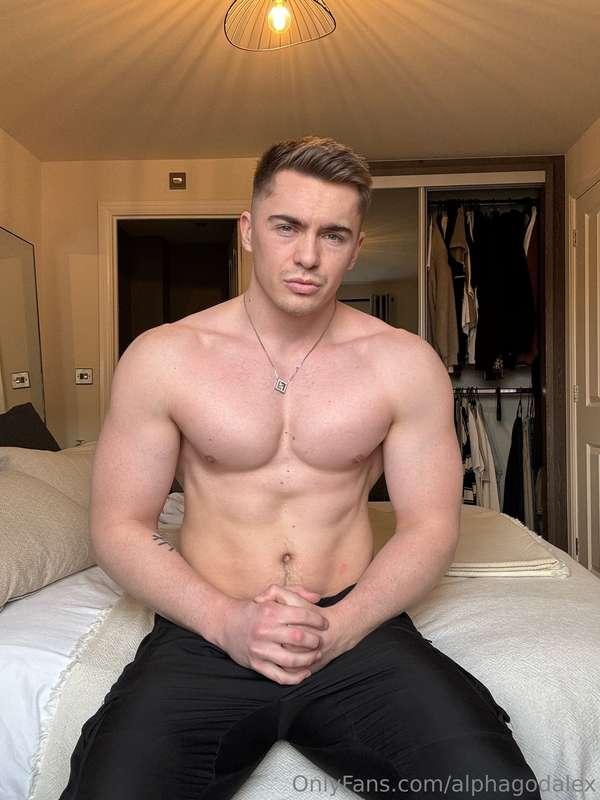 Don’t be nervous. I just want a chat 😏