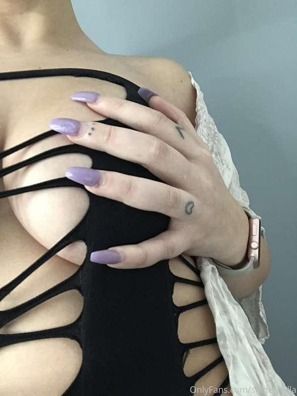 sinnerhella image #0