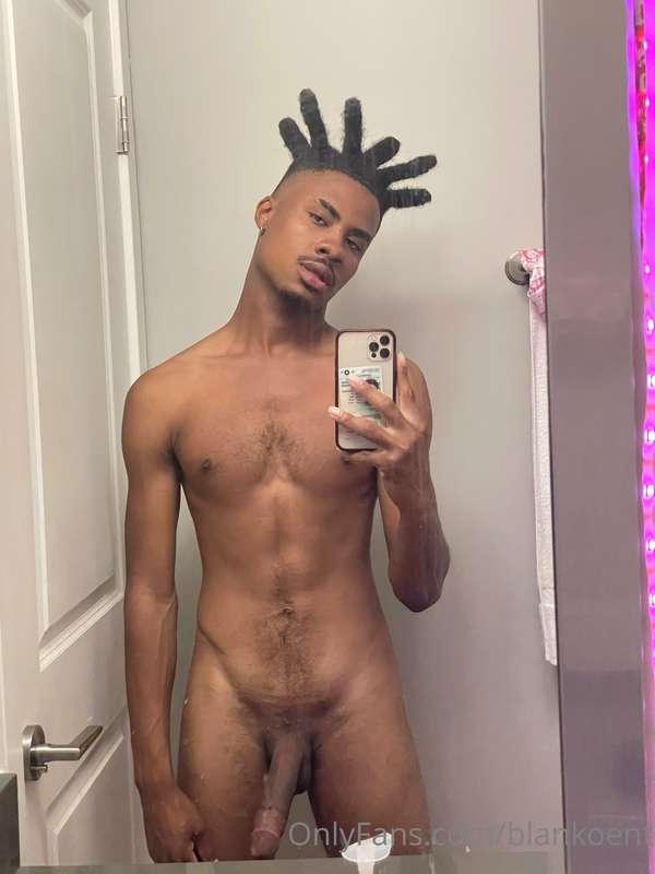 Watch me jack my dick secretly in the bathroom 🥵🥵 5min of st..