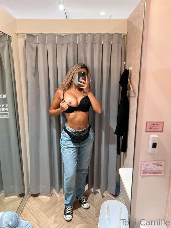 I’ve always wanted to fuck in changing rooms👀