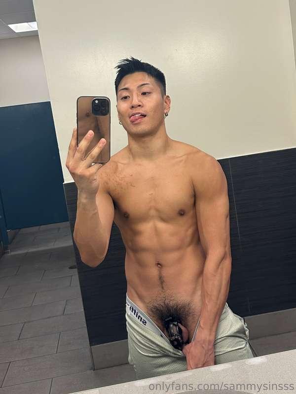 day 3 of my OF subs keeping me locked... 🔒  I get kinda self..