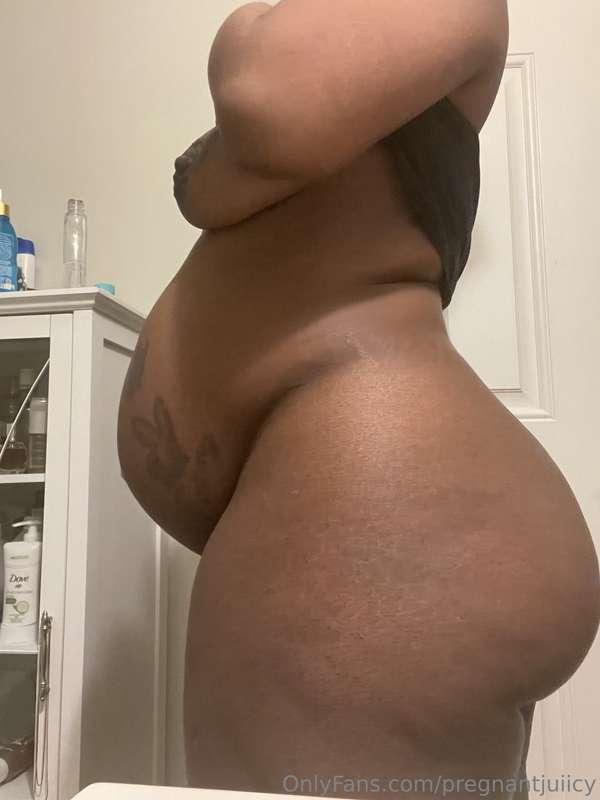 Gorgeous preggers 
