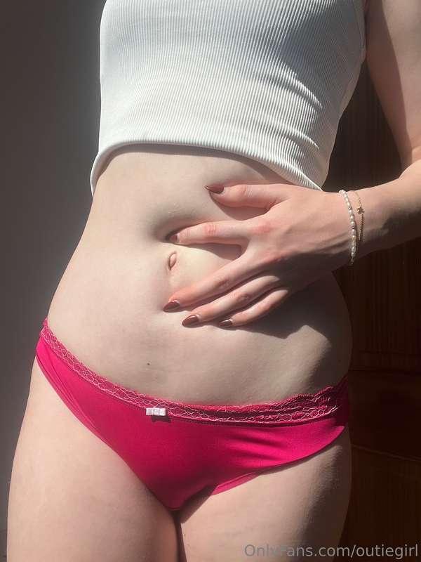 Like this post if you like my tummy ❤️