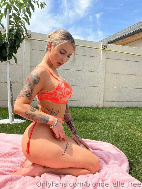 blonde_elle_free image #0