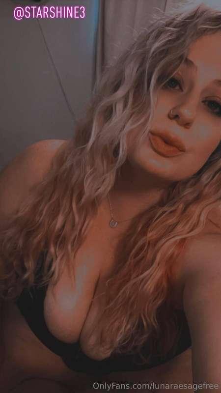 Bisexual, Blueee eyed BBW 💫💫
🌸B/G Fucking
🌸Dick sucking
🌸POV..