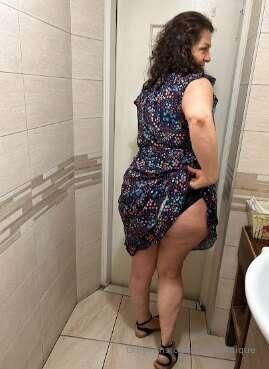 do you like your view from the back?zoom in, baby… i left a ..