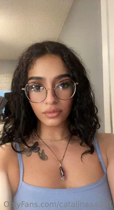 I wear glasses too 😝