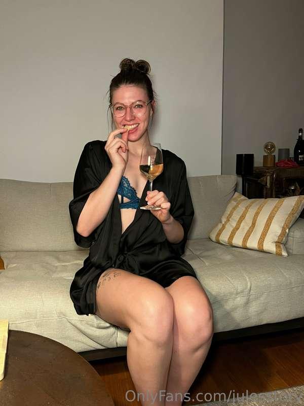 Wünsche dir einen schönen und erholsamen Abend😇😘

Wishing yo..