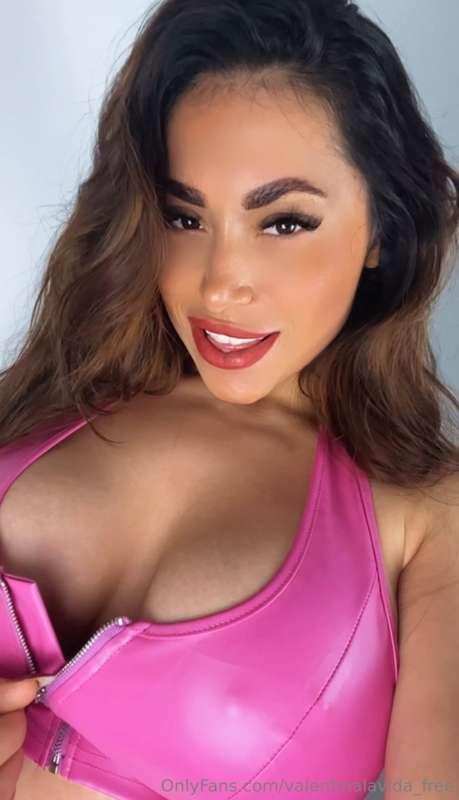 should I open the zipper?🤤 ✅or ❎? You decide😏👆🏻