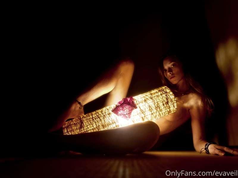 Playing with my lamp naked ;)