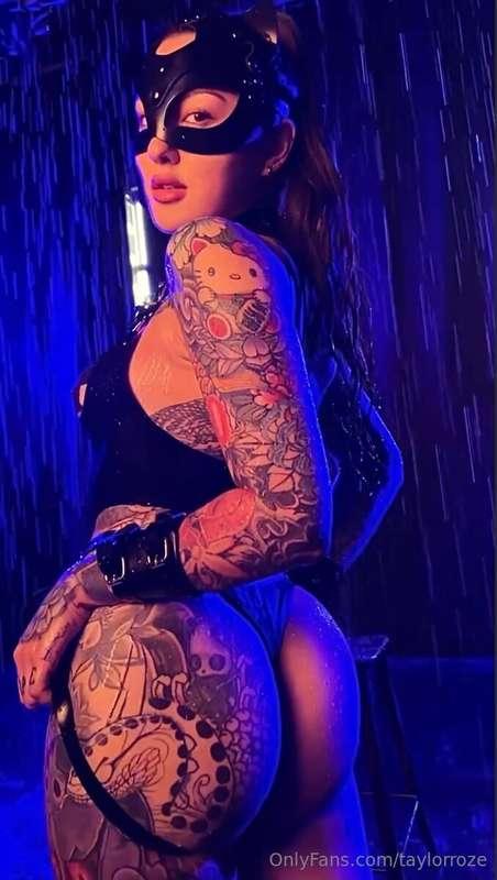 Who wants to tie me up 🤭