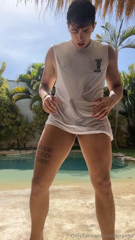 I thought the t-shirt could hide it better 😳 
Do you think i..