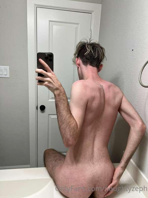 Love a good bathroom 🍑