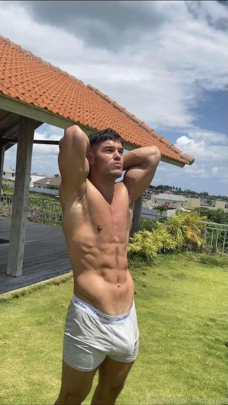 Always horny when I’m flexing