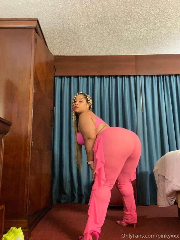 my bootay is in the mood to show some dirty twerking 😉