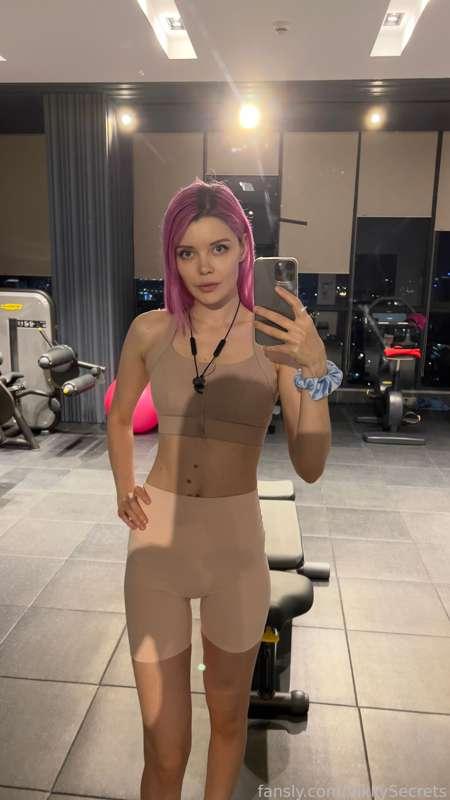 vikkysecrets image #1